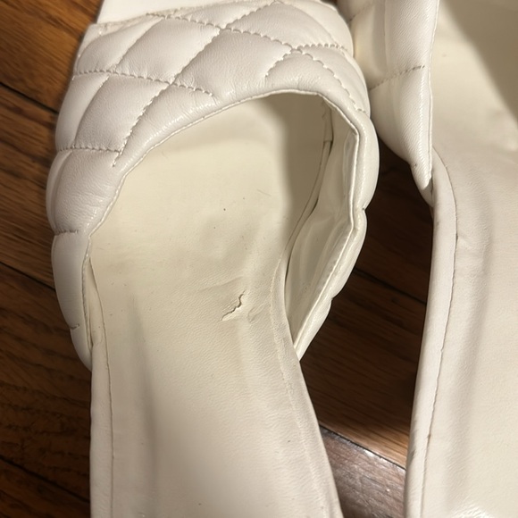 quilted white kitten heel - Picture 4 of 5